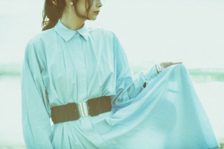 スカートのウエストを広げる方法！自分で簡単に大きくする100均グッズやファスナーやフックの付け替え方 物知り先生